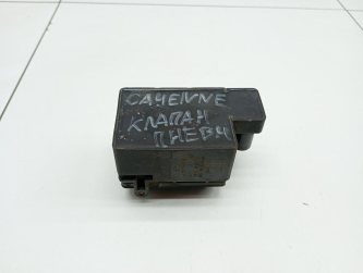 Блок клапанов пневмоподвески Porsche Cayenne 1 957
