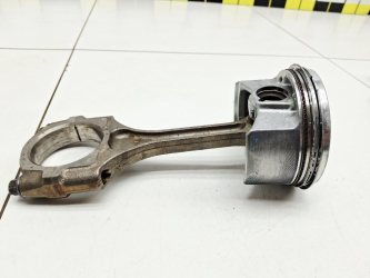 Поршень с шатуном Honda Accord 7 CL