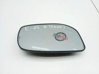 Зеркальный элемент правый Toyota Corolla E150