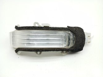 Повторитель в зеркало Toyota Corolla E150