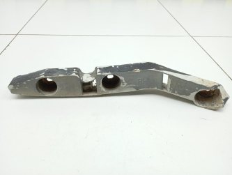 Кронштейн переднего бампера правый Ford Focus 2
