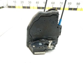 Замок двери задней правой Toyota Auris E150
