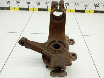 Кулак поворотный передний левый Ford Focus 2