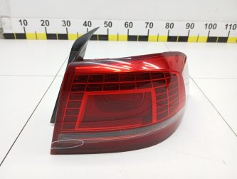 Фонарь задний наружный правый Volkswagen Passat B7