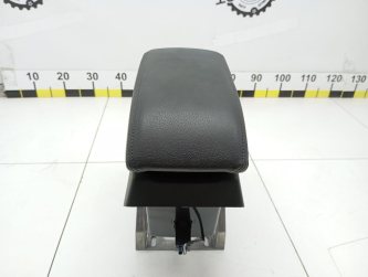 Подлокотник Audi Q3 8U