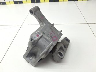 Опора двигателя правая Audi Q3 8U