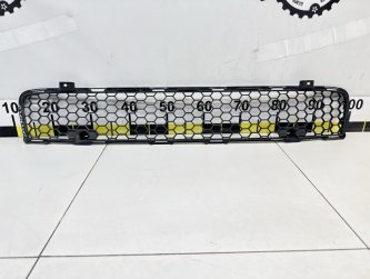 Решетка в бампер центральная Mitsubishi Lancer 10 CY