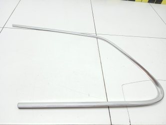 Молдинг заднего стекла Volkswagen Touareg 2 FL, NF
