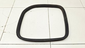Уплотнитель заднего стекла Honda Element YH